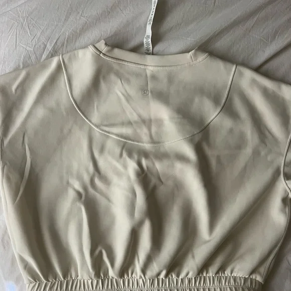 Lululemon Athletica Cream Boxy Short Sleeve T-Shirt - Picture 5 of 6